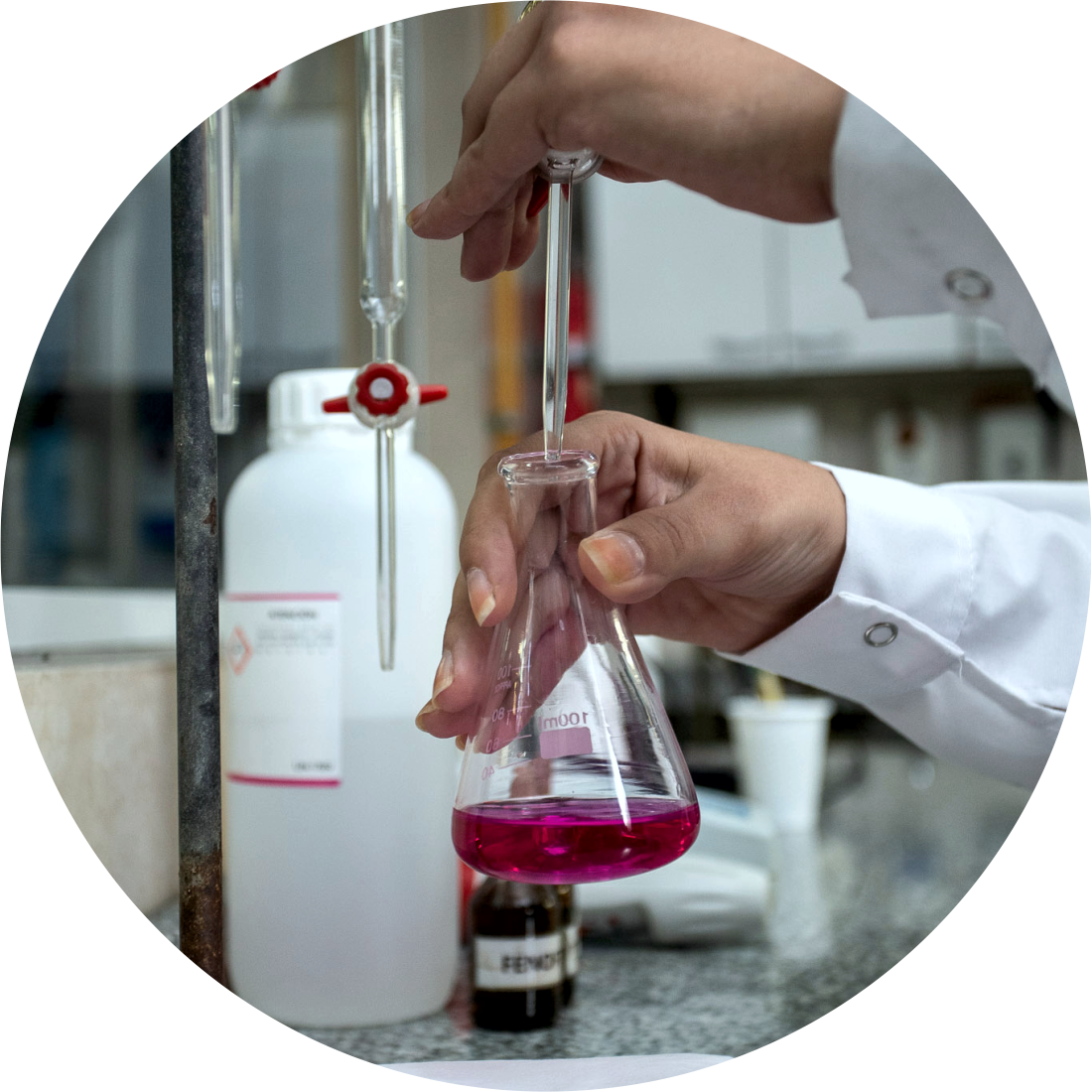 laboratorio estudios quimicos
